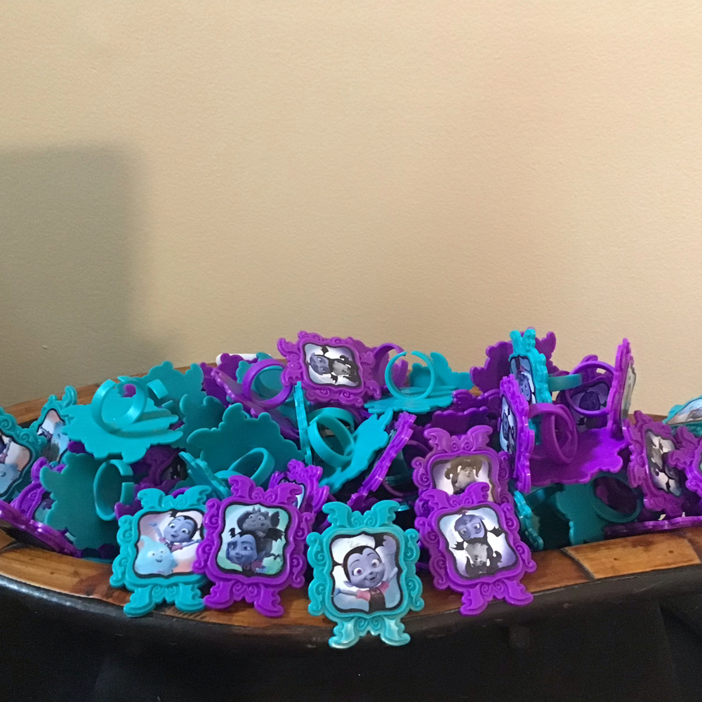 Vampirina Toy Rings‎ Character Themed Party Favors Assorted Colors Pack 84 CT